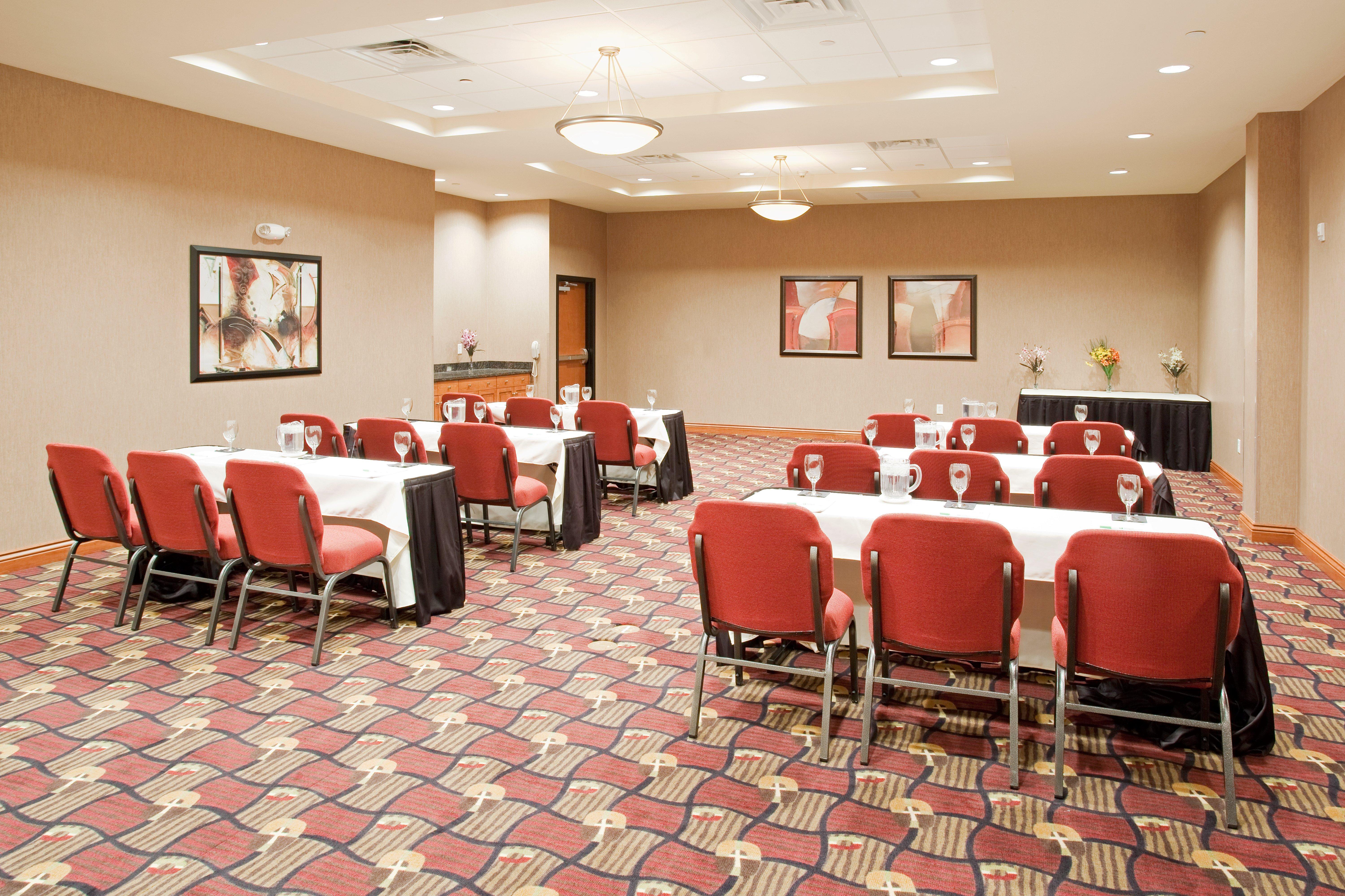 Holiday Inn Hotel & Suites Grand Junction-Airport By Ihg Buitenkant foto